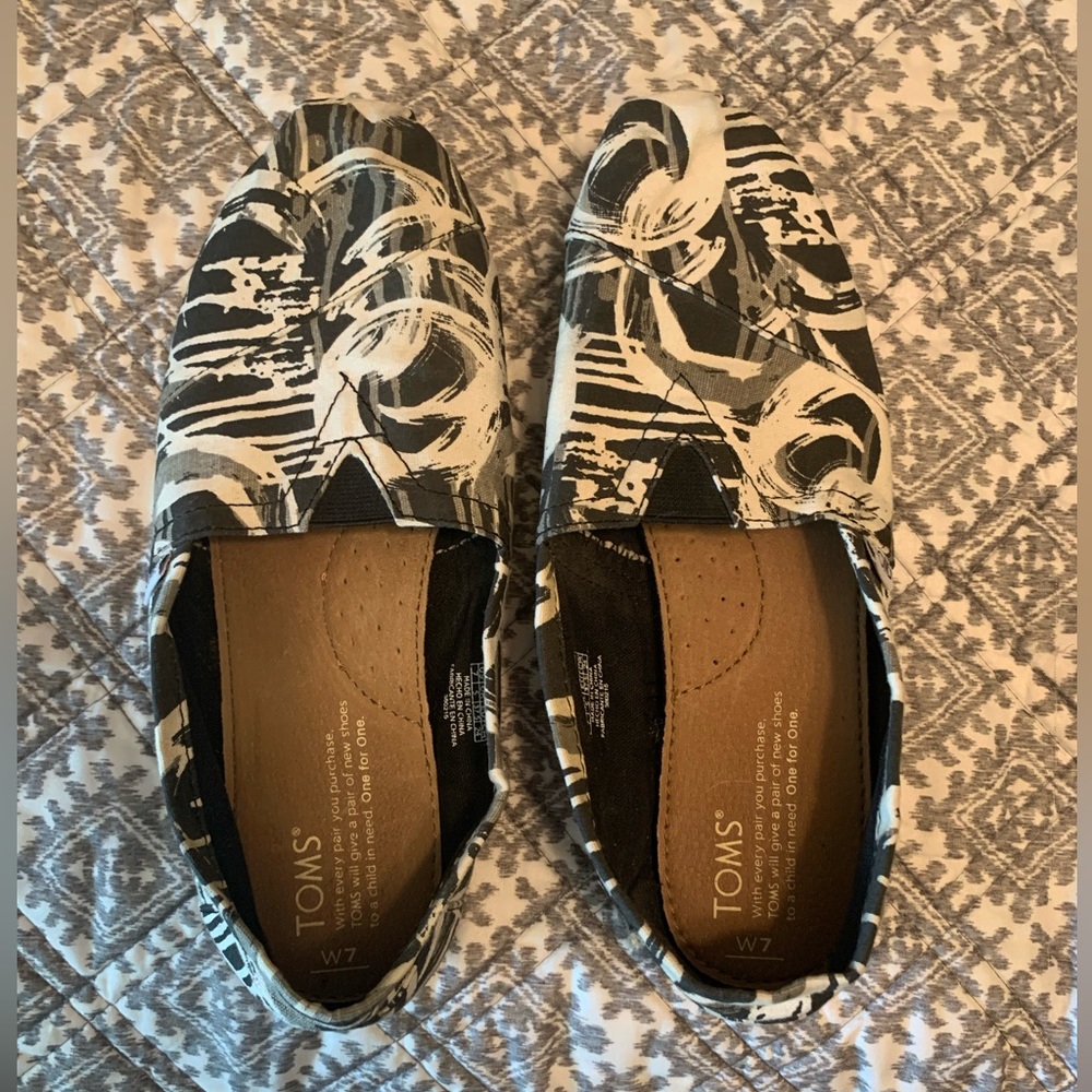Toms Size 7